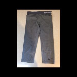 Nike dri-fit Capri leggings grey / gray